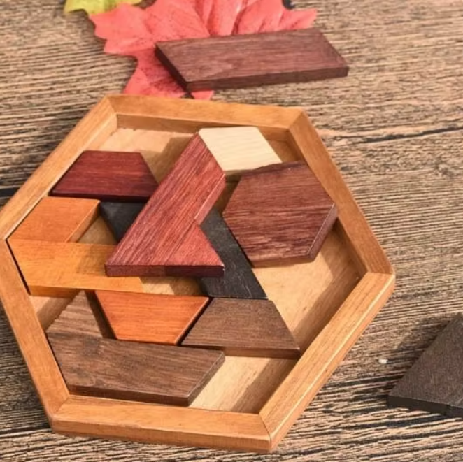 Medinė Geometrinių Formų Dėlionė: Edukacinis Žaislas Vaikams