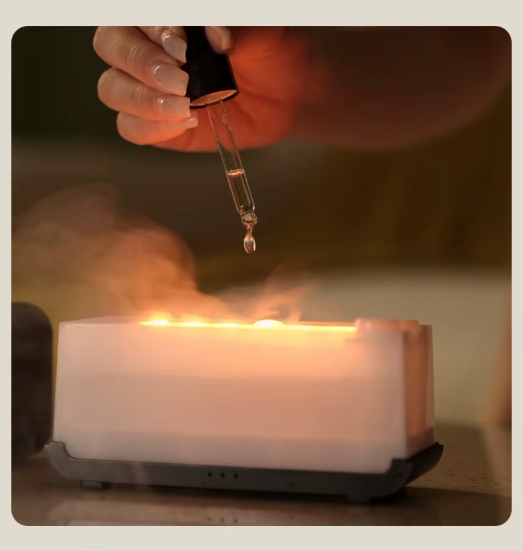 Mini oro drėkintuvas su LED liepsnos efektu