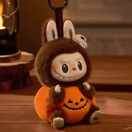 Mielas Labubu „Sit-Down Party Pumpkin“ pakabukas
