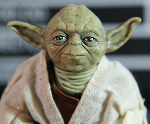 Star Wars Personažas – Master Yoda Su Drabužiais: 12 cm Veiksmo Figūrėlė