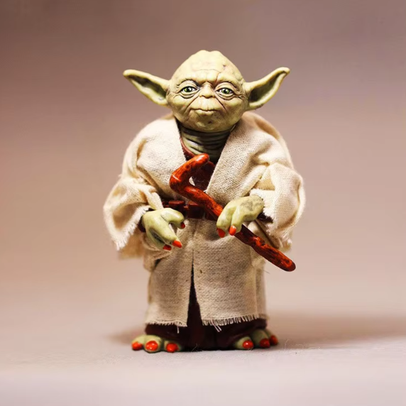 Star Wars Personažas – Master Yoda Su Drabužiais: 12 cm Veiksmo Figūrėlė
