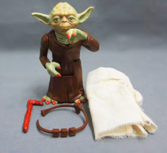 Star Wars Personažas – Master Yoda Su Drabužiais: 12 cm Veiksmo Figūrėlė