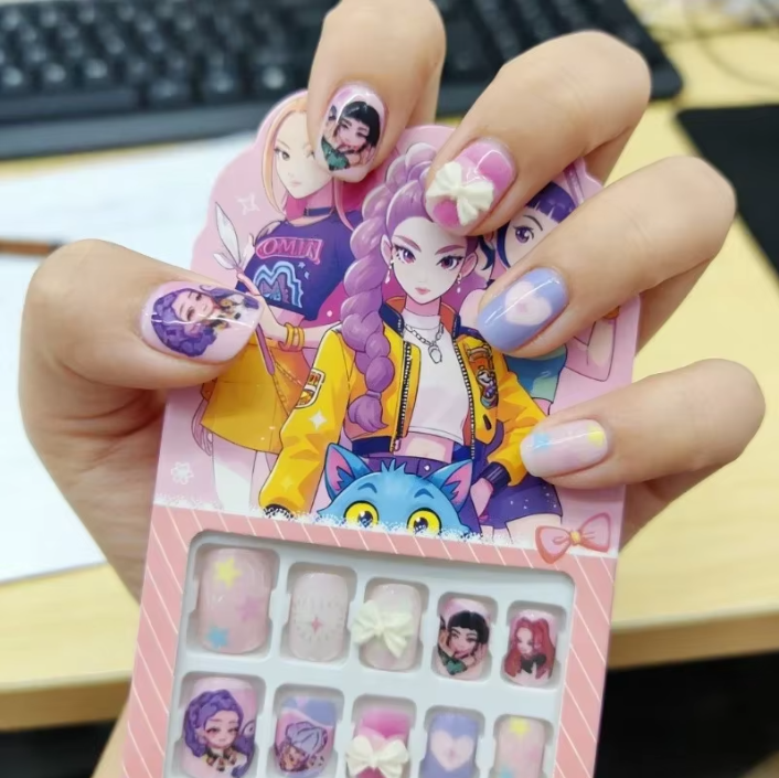 K-pop ir anime priklijuojamų nagų rinkinys vaikams
