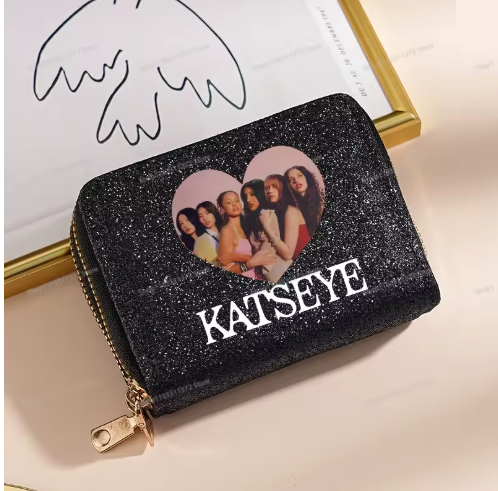 KATSEYE blizganti mini piniginė