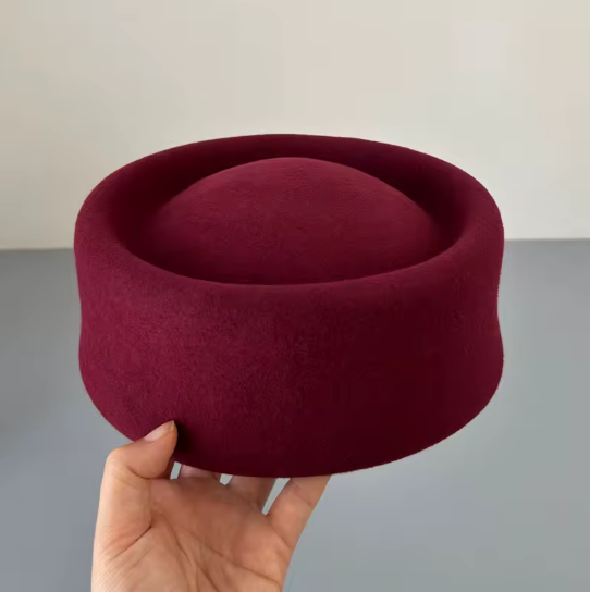 Concave top kepurė moterims